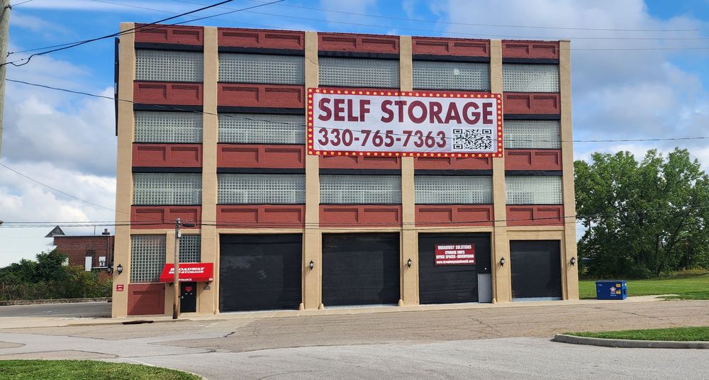 Broadway Self Storage 1025 S Broadway St Akron, OH 44311